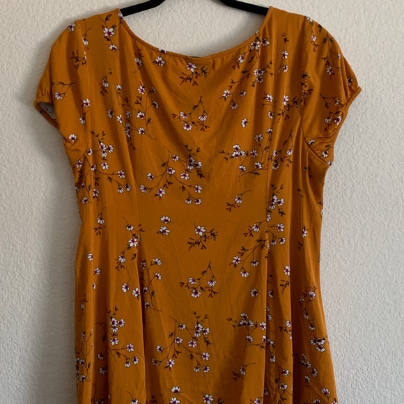Torrid Burnt Orange Floral Top Size 0 - Picture 3 of 5